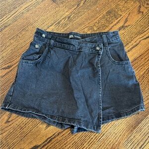Zara Jean skort, size small.